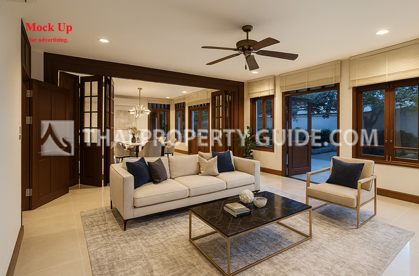 House with Private Pool in Sukhumvit 